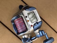 電動リール デジタルディスプレイ シルバー/ブルー 電動リール デジタルディスプレイ シルバー/ブルー - メルカリ