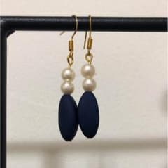 ピアス マットパールのサムネイル