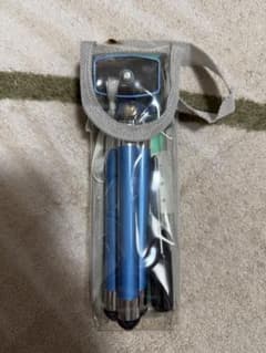 ポータブル三脚 ブルー 伸縮式 専用ケース付きのサムネイル