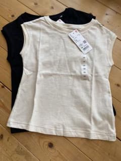 UNIQLO girls 2枚セット　スラブtシャツのサムネイル
