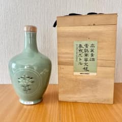 ニッカ ウイスキー　特選 高麗青磁 雲鶴草花文様 象嵌ボトル　陶器　未開封 古酒 未開栓 箱付き ニッカ 高麗青磁 雲鶴草華文様象嵌ボトル青峯