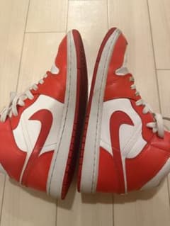 NIKE AIR JORDAN 1 ミッドのサムネイル
