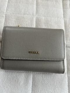 FURLA グレー 三つ折り財布のサムネイル