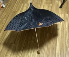 日傘　雨の日ok ヴィヴィアン　ウエストウッドのサムネイル