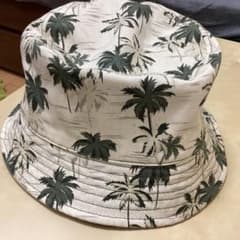 H &M  バケットハットのサムネイル