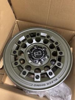 ②BLACK RHINO オリーブグリーン　17ｘ8.0J 6H139.7 2本のサムネイル