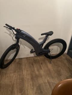 【送料込み】限定色サテンブルー！Reevo スポークレス ハブレス E-bike 送料込み】限定色サテンブルー！Reevo スポークレス ハブレス E-bike