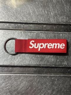 Supreme キーホルダー レッドのサムネイル