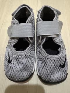 美品　NIKE ナイキ　エアリフト　キッズサンダルのサムネイル