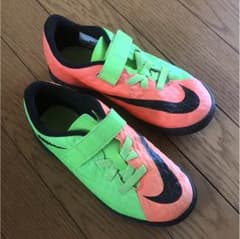今だけ値下げします。ナイキ トレーニングシューズ 20センチのサムネイル