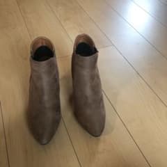 ショートブーツのサムネイル