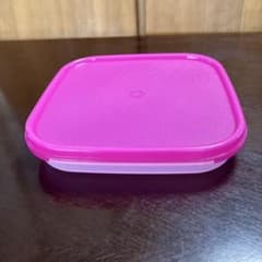 Tupperware 食品保存容器 ピンク 浅型 500ml - メルカリ