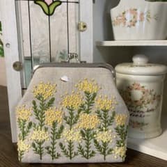 なの花畑の刺繍がま口ポーチのサムネイル