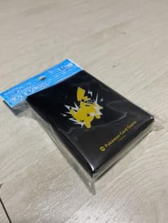 デッキシールドプロ　ピカチュウのサムネイル