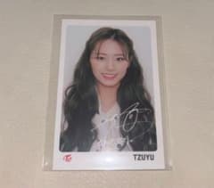 TZUYU サイン入りトレーディングカードのサムネイル