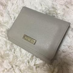FURLA 二つ折り財布のサムネイル
