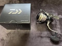 美品　Daiwa 24 CERTATE LT4000-CXH スピニングリールのサムネイル
