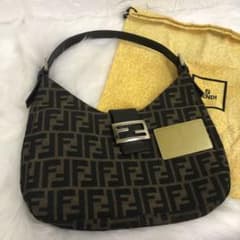 美品 FENDI フェンディ トートバッグ マンマバケット ズッカ柄のサムネイル