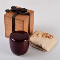ワンコせんせ　茶道具　真葛焼　色絵　棗　久田宗也極め箱　M　9547 茶道具 溜塗 久田宗也(尋牛斎)作 中棗 共箱 V 8779 - メルカリ