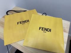 FENDIショッパー大のサムネイル