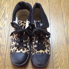 スニーカーのサムネイル