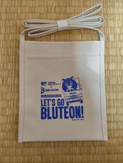 新品 大阪ブルテオン パピネスとパルコープトラックコラボデザインのサコッシュのサムネイル
