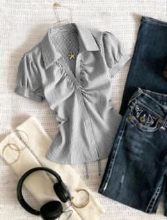 shein ブラウス　mサイズのサムネイル