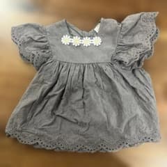 【tete a tete】80サイズ 花柄トップス グレー 汚れありのサムネイル