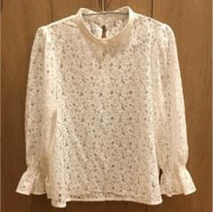 完売 GU  レースブラウスのサムネイル