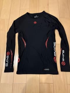 希少カラー】SKINS スキンズ A200 メンズ Mサイズ ブラック×レッド
