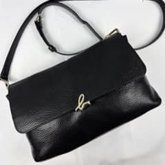 美品 アニエスベー レザー ショルダーバッグ ゴールド金具 フラップ 黒 