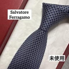 未使用　サルバトーレフェラガモ　ネクタイ　紺　四つ葉のクローバー 未使用 サルバトーレフェラガモ ネクタイ 紺 四つ葉のクローバー
