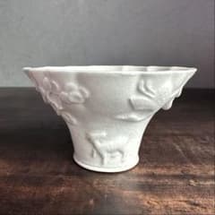 ［希少］美品 李朝 白磁 陽刻 十長生文 花形盃 朝鮮美術 酒器 杯 希少］美品 李朝 白磁 陽刻 十長生文 花形盃 朝鮮美術 酒器 杯