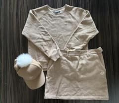 Zoy(ゾーイ) ラメスウェット＆スカート(ゴールド) ファーキャップ付き Zoy(ゾーイ) ラメスウェット＆スカート(ゴールド) ファーキャップ付き
