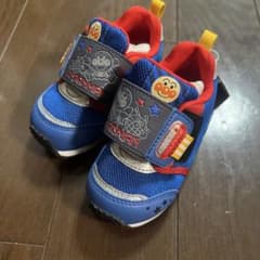 アンパンマンの靴のサムネイル