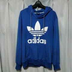 adidasパーカーのサムネイル