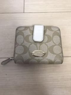 【最終値下げ】COACH コーチ 二つ折り財布のサムネイル