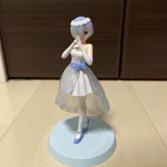 レム　ドレス衣装のサムネイル