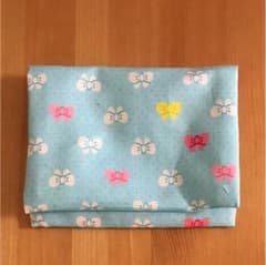 女の子☆ティッシュ入れ付き移動ポケット☆歪みありのサムネイル