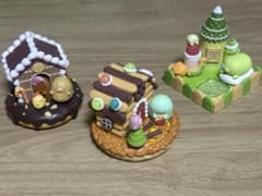 すみっコぐらし わくわくときめきお菓子のお家 フィギュア 3点セットのサムネイル