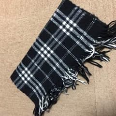 黒チェック柄 マフラーのサムネイル