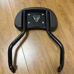 トライアンフ バックレストパッド クローム セット - メルカリ