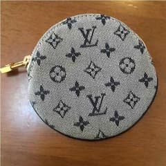ルイヴィトンの財布 丸型の小銭入れです。のサムネイル