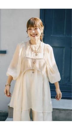 にこ みきてぃさんプロデュースのシアービスチェブラウス にこ みきてぃさんプロデュースのシアービスチェブラウス - メルカリ