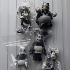ディズニー モノクロ フィギュア 5体セット - メルカリ
