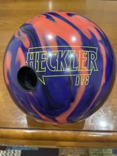 DV8 HECKLER ボウリングボール　　15ポンド　超美品❗️ DV8 HECKLER ボウリングボール - メルカリ
