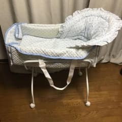値下げ‼️ソレイアード　クーファン　折り畳みスタンド付きのサムネイル