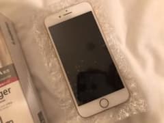 本日最終！！売り切り！iPhone8 64GB  ゴールド　整備済み品のサムネイル