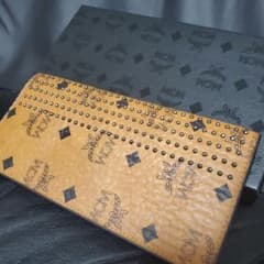 激レア！！MCMスタッズ長財布のサムネイル