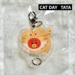 BT21 CAT DAY 연결되는 아크릴 매력 TATA
